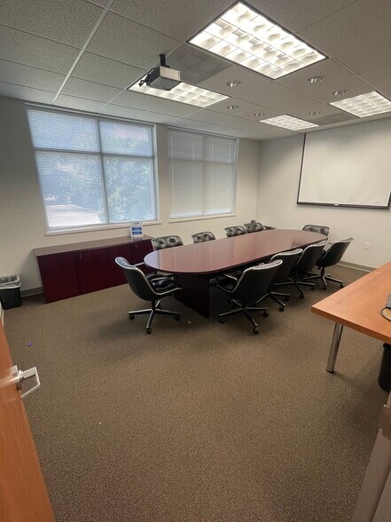 More Photos Of 5625 Schumacher Ln, Houston Medical For Lease