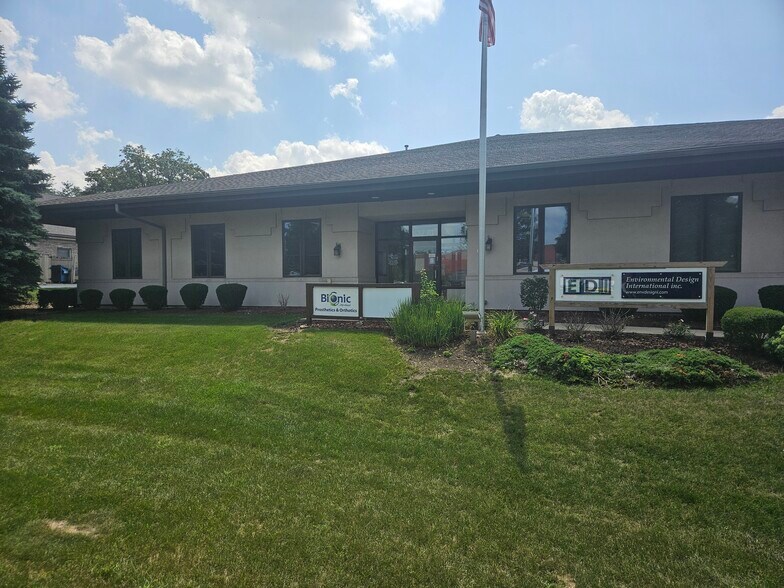 More Photos Of 3230 Executive Dr, Joliet Office For Sale