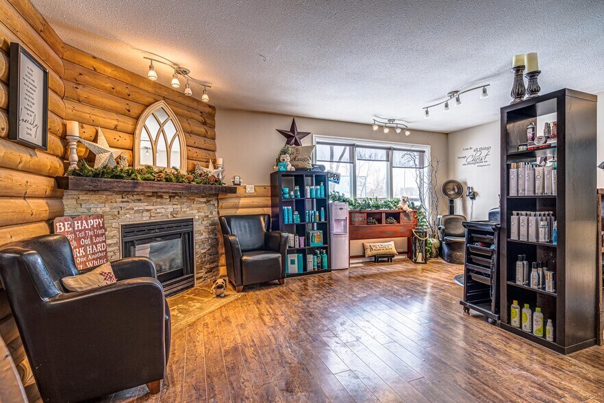 More Photos Of 23 Railway Av, Marwayne Storefront For Sale