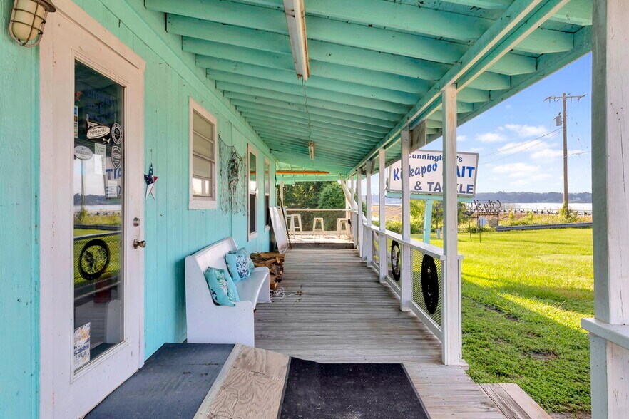 More Photos Of 13050 U.S. 190 hwy, Onalaska Freestanding For Sale