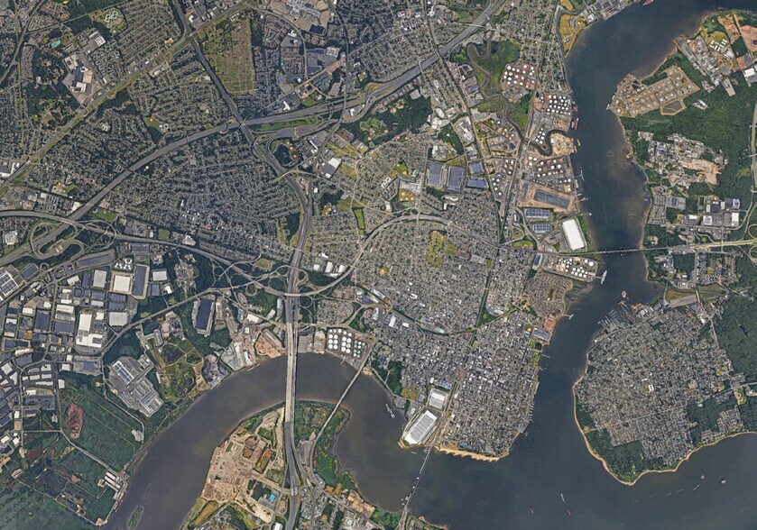 More Photos Of 1 Nassau Pl, Staten Island Warehouse For Lease