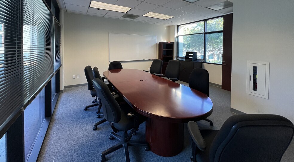 More Photos Of 585 Glenwood Ave, Menlo Park Office Residential For Lease