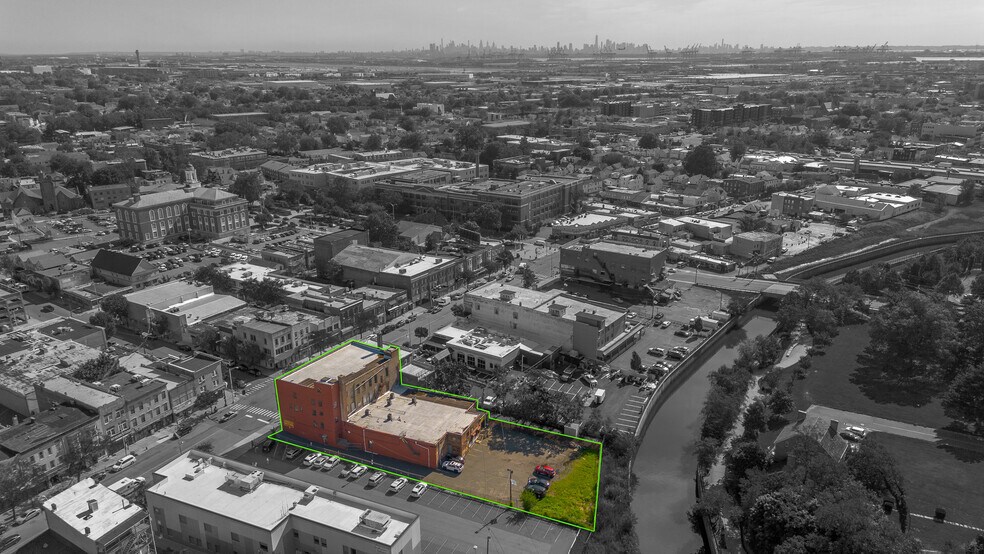 More Photos Of 1144 Elizabeth Ave, Elizabeth General Retail For Sale