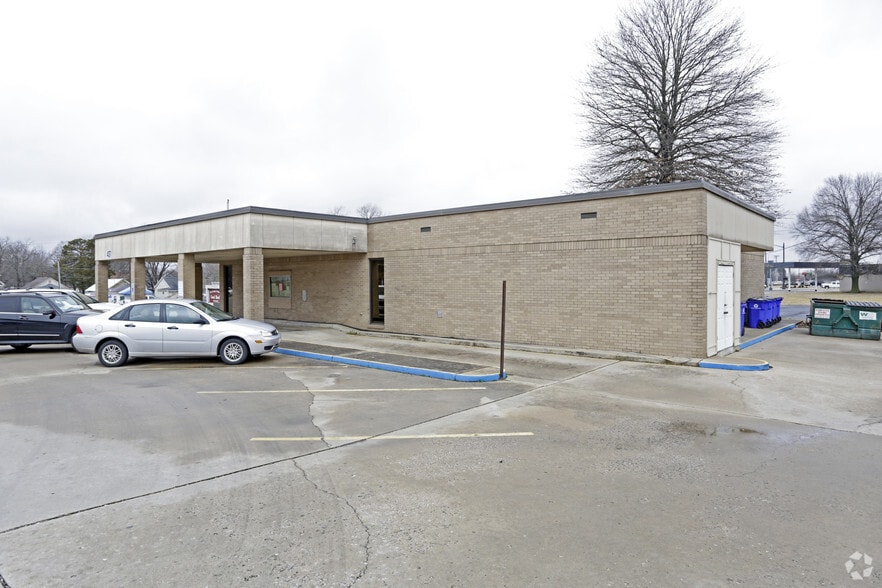 More Photos Of 401 N 2nd St, Rogers Office For Lease