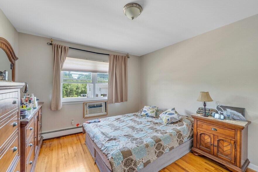 More Photos Of 161 S Pearl St, Pearl River Apartments For Sale