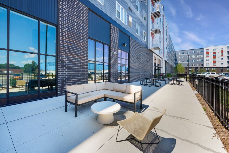 More Photos Of 176 Robert St S, Saint Paul Apartments For Lease