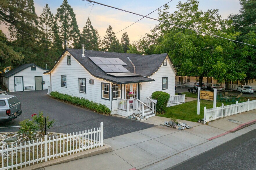 More Photos Of 816 W Main St, Grass Valley Hotel For Sale