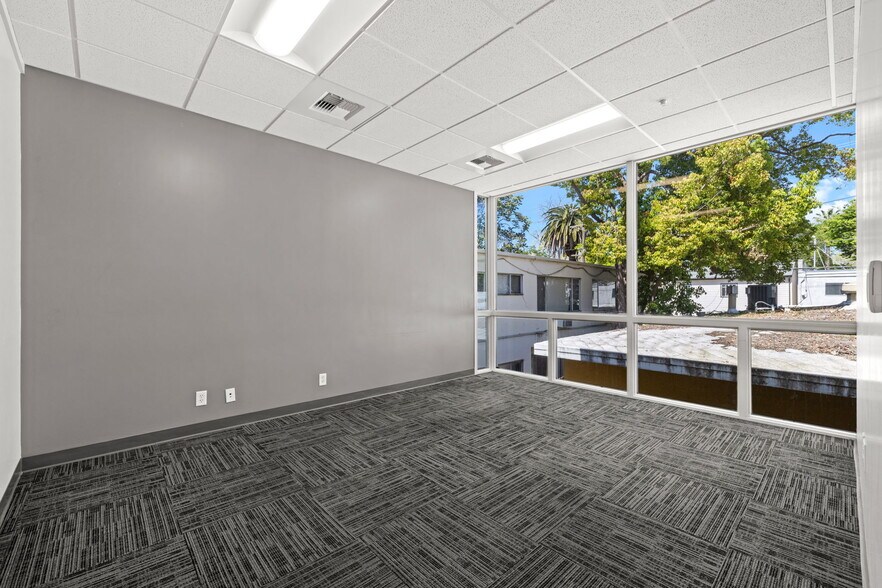 More Photos Of 2431 Capitol Ave, Sacramento Loft Creative Space For Lease