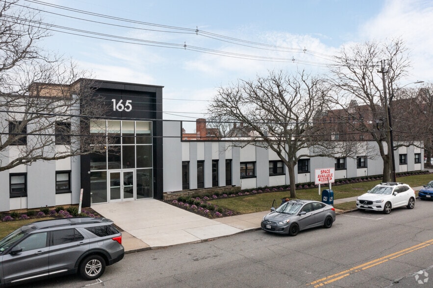 More Photos Of 30 Hempstead Ave, Rockville Centre Coworking Space