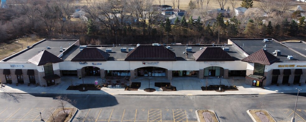 More Photos Of 325 Bay View Rd, Mukwonago Unknown For Lease