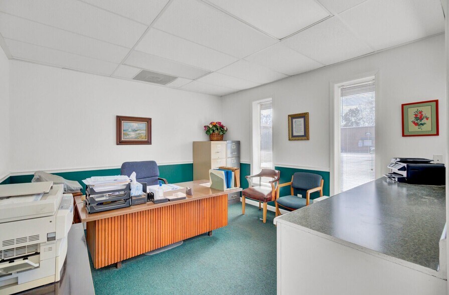 More Photos Of 1950 Belgrade Ave, Charleston Office For Lease