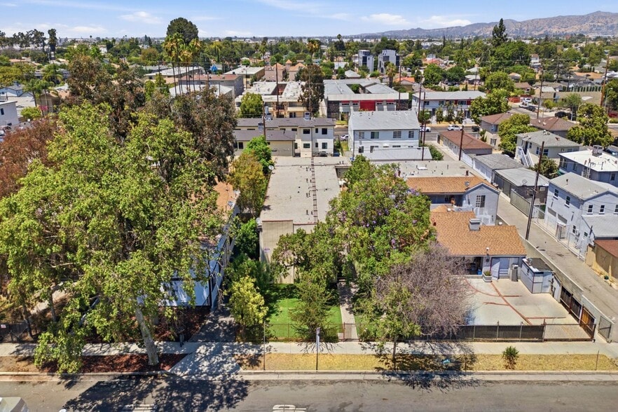 More Photos Of 11421 Tiara St, North Hollywood Apartments For Sale