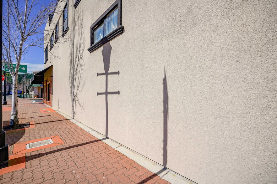 More Photos Of 411-413 Ferry St, Martinez Storefront Retail Office For Sale