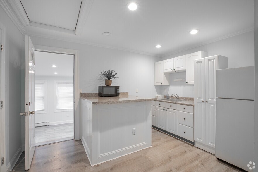 More Photos Of 141 Waverly Ave, Patchogue Office Residential For Sale