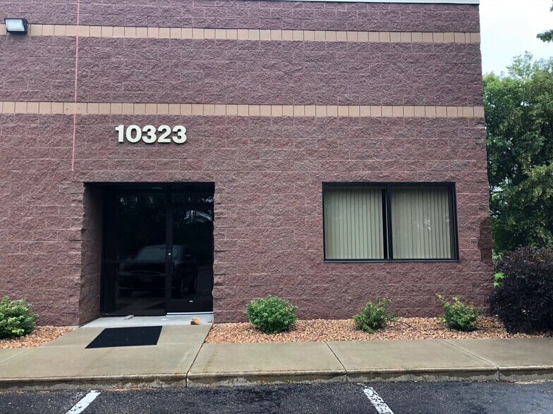 More Photos Of 10323-10327 NE Flanders St, Blaine Distribution For Sale