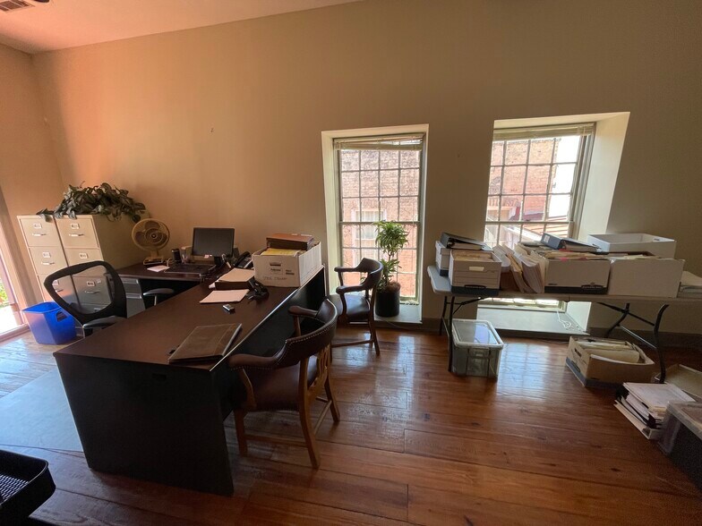 More Photos Of 11 Broad St, Charleston Office Residential For Lease