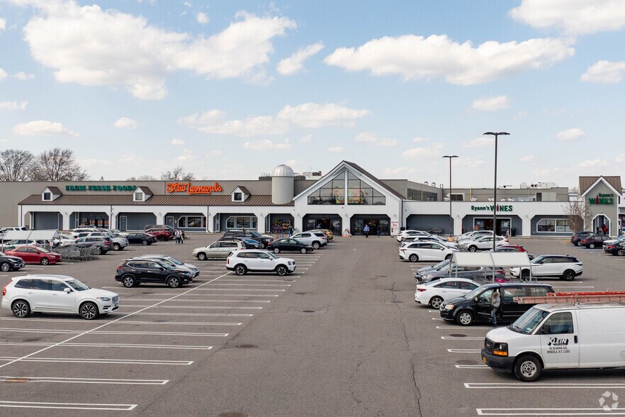 More Photos Of 1897-1989 Front St, East Meadow General Retail For Lease