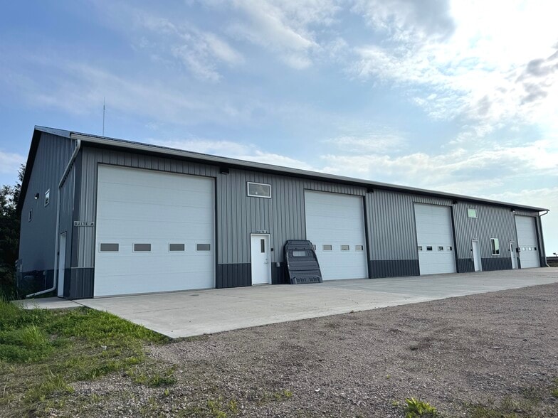 More Photos Of 26681 483rd Ave, Rowena Warehouse For Lease