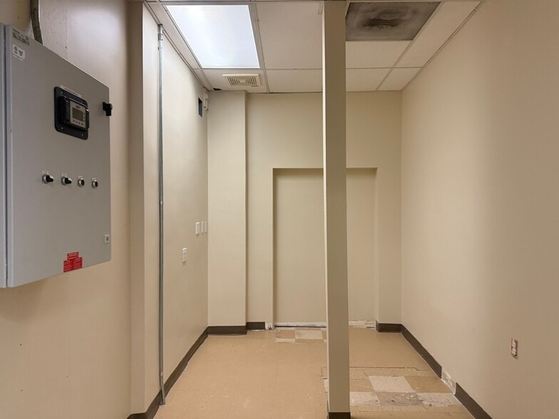 More Photos Of 525-535 S Myrtle Ave, Monrovia Storefront Retail Office For Lease