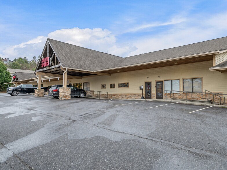 More Photos Of 876 New Leicester Hwy, Asheville Storefront Retail Office For Lease