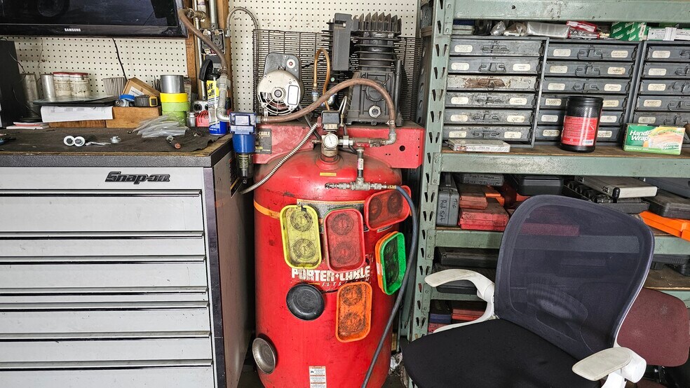 More Photos Of 4114 E Michigan Ave, Jackson Freestanding For Sale