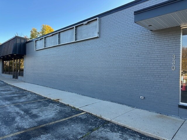 More Photos Of 336 N Military Ave, Green Bay General Retail For Lease