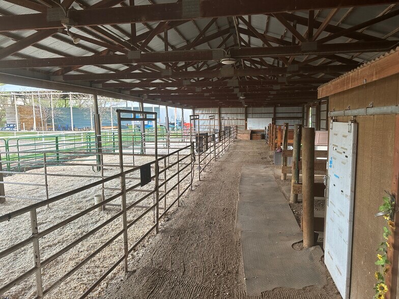 More Photos Of 8778 Arapahoe Rd, Boulder Horse Stables For Sale