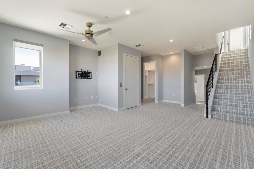 More Photos Of 16580 N 92nd St, Scottsdale Office Residential For Lease