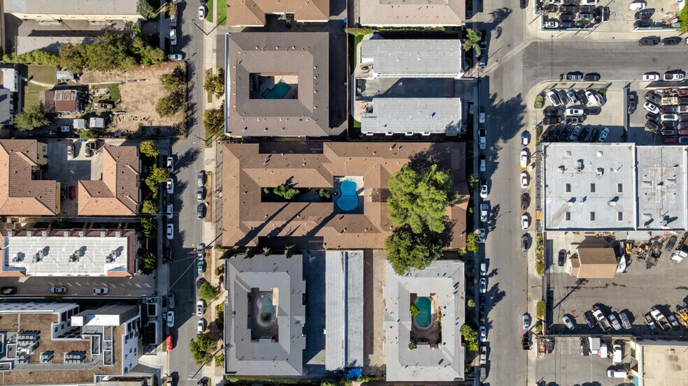 More Photos Of 18350 Napa St, Northridge Apartments For Sale