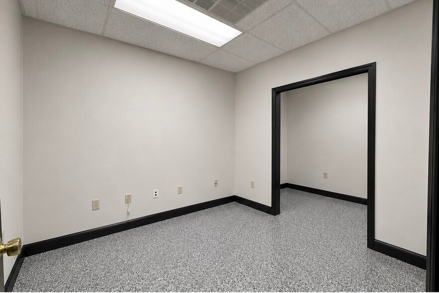 More Photos Of 2514 River Rd, Piedmont Flex For Lease