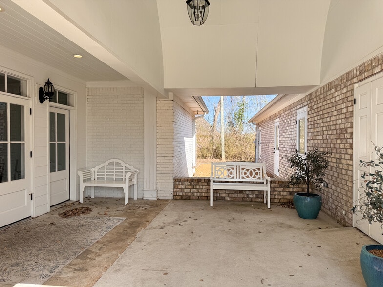 More Photos Of 218 Frostland Dr, Water Valley Religious Facility For Sale