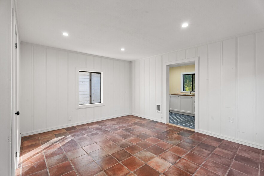 More Photos Of 8660-8684 Highway 128 Hwy, Philo Flex For Sale