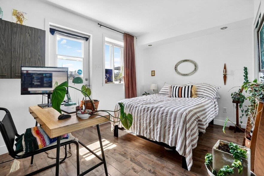 More Photos Of 2278-2296 Av Bourbonnière, Montréal Apartments For Sale