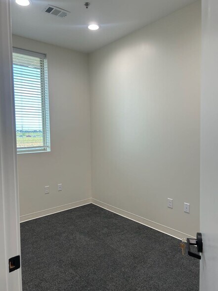 More Photos Of 1400 N Coit Rd, McKinney Office For Lease