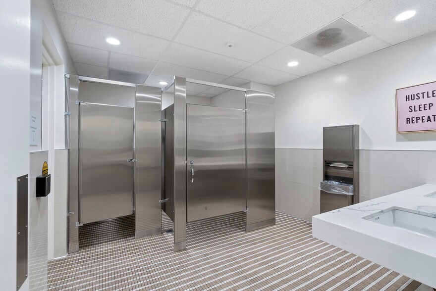 More Photos Of 330 N D St, San Bernardino Medical For Lease