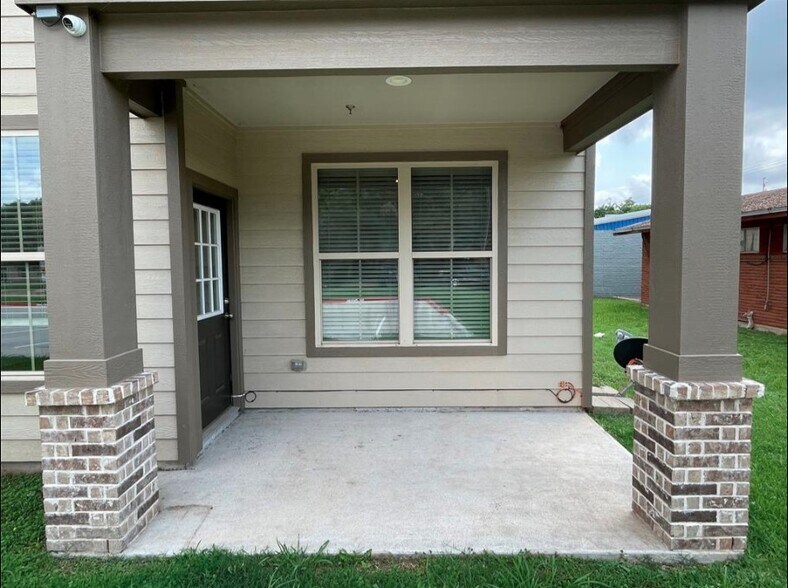More Photos Of 112 Kelly St, Wharton Apartments For Sale