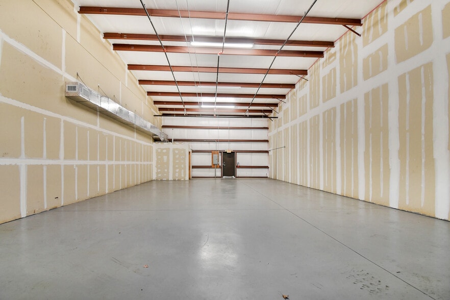 More Photos Of 1761 Dobbs Rd, Saint Augustine Warehouse For Lease