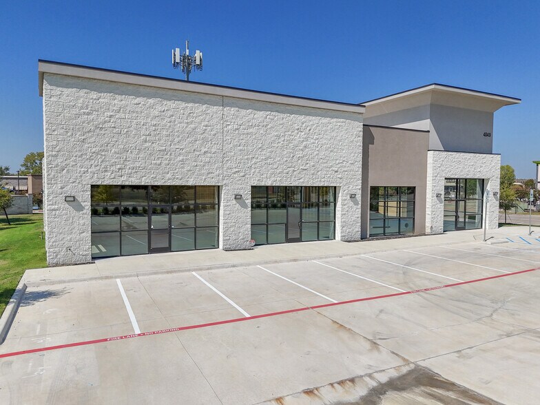 More Photos Of 4049 Huffines blvd, Carrollton Storefront Retail Office For Sale