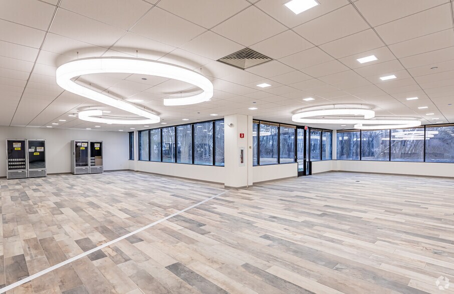 More Photos Of 200 Great Pond Dr, Windsor Office For Lease