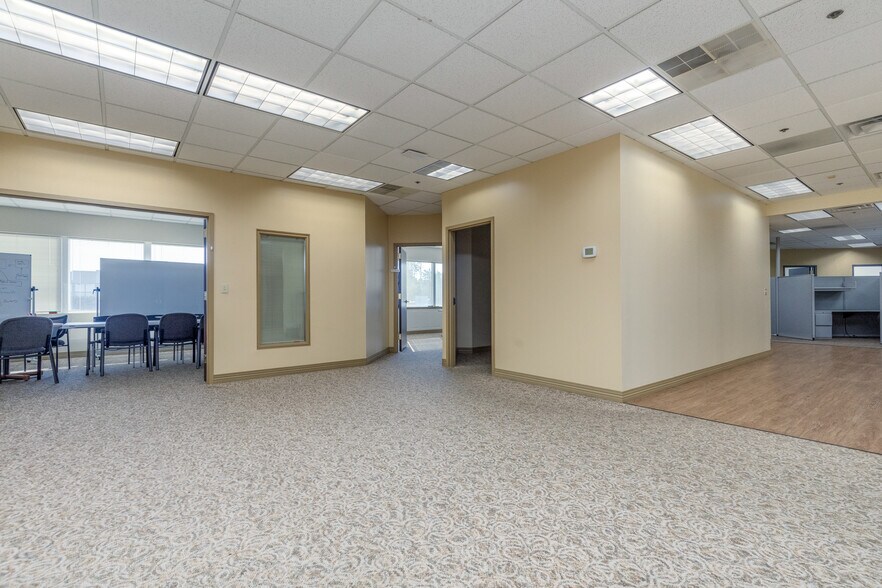 More Photos Of 707 Spirit 40 Park Dr, Chesterfield Office For Sale