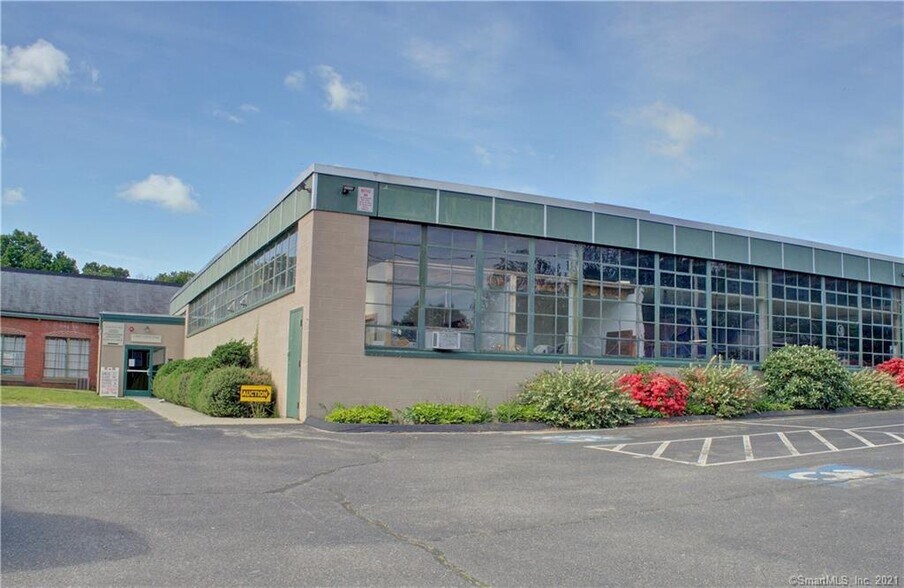 More Photos Of 90 S Park St, Willimantic Warehouse For Lease
