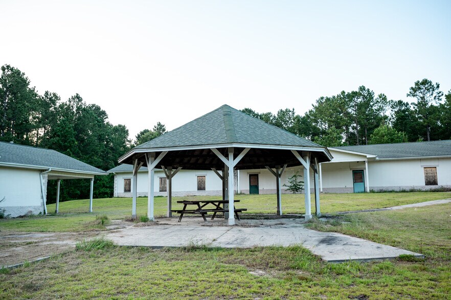 More Photos Of 626 Old River Rd, Sylvania Manufacturing For Sale