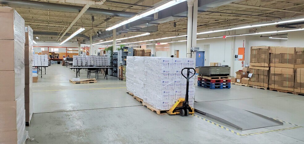 More Photos Of 8035 Austin Ave, Morton Grove Warehouse For Lease