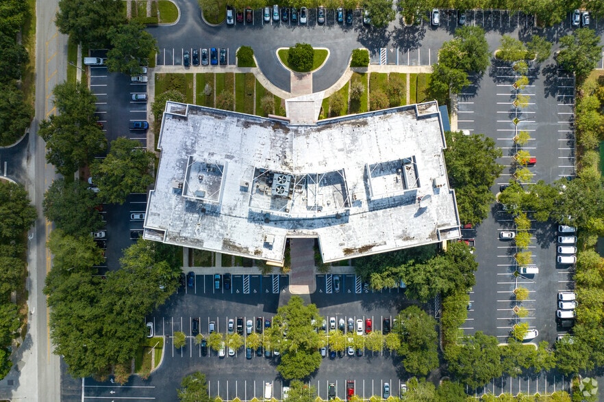 More Photos Of 1800 Pembrook Dr, Orlando Office For Lease