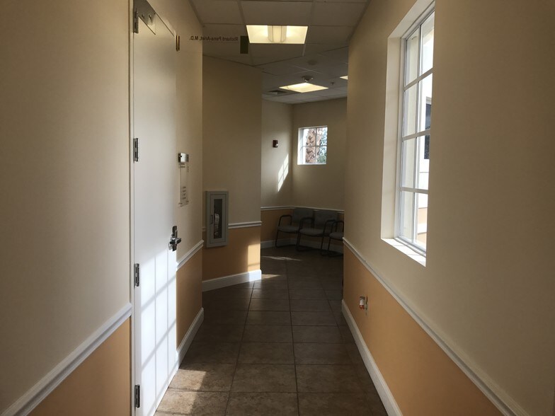 More Photos Of 1631 NW St Lucie West Blvd, Port Saint Lucie Medical For Lease