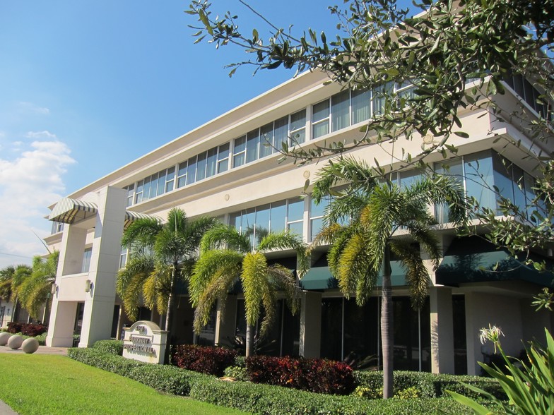 Primary Photo Of 6151 Miramar Pky, Miramar Medical For Lease