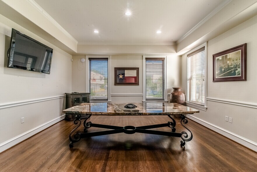 More Photos Of 1214 Elgin St, Houston Medical For Sale