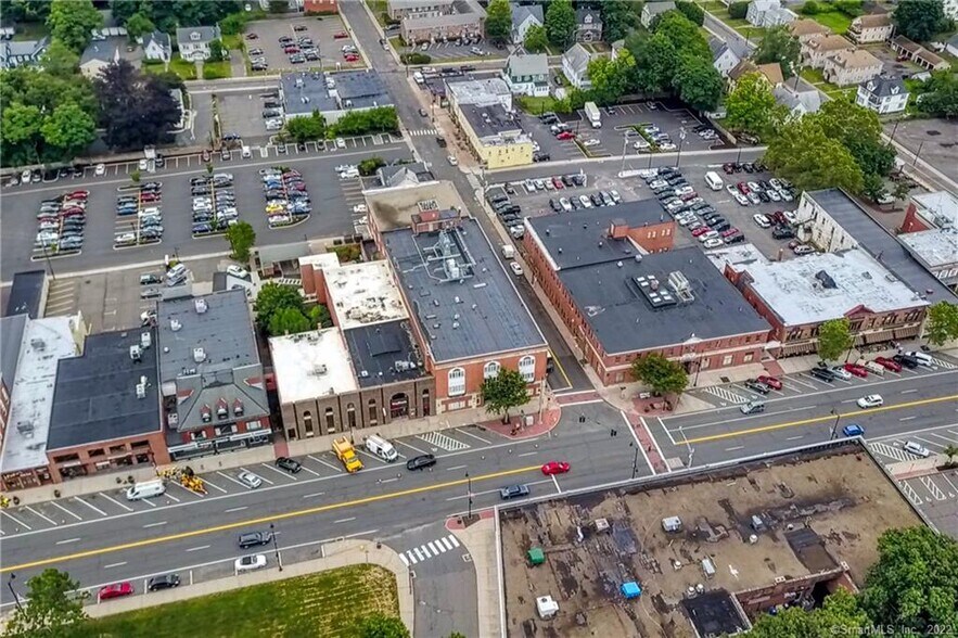 More Photos Of 935 Main St, Manchester Medical For Sale