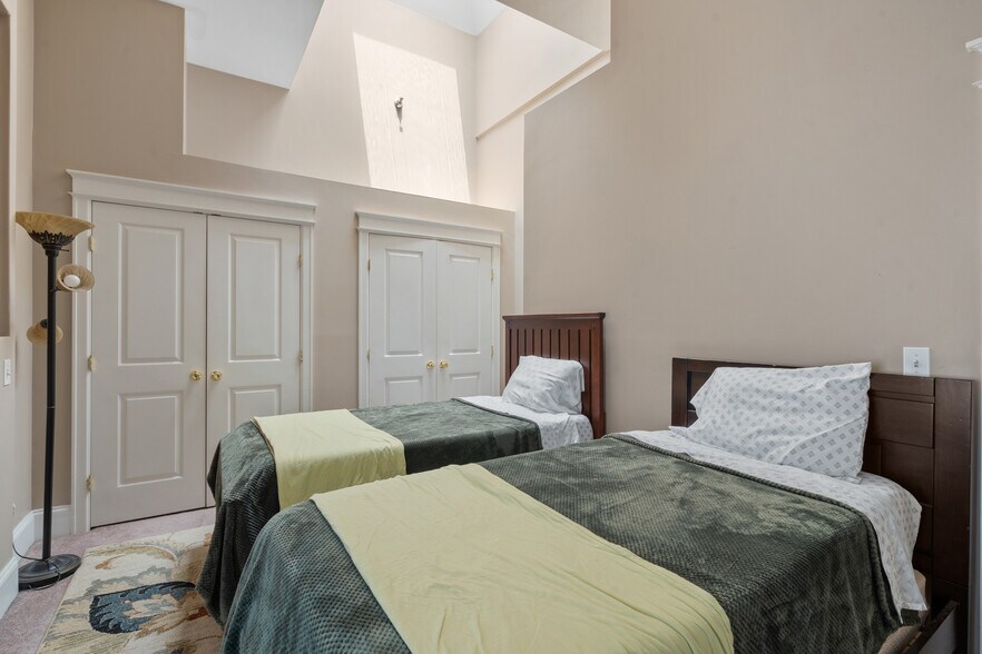 More Photos Of 317 W Fayette St, Syracuse Storefront Retail Office For Sale