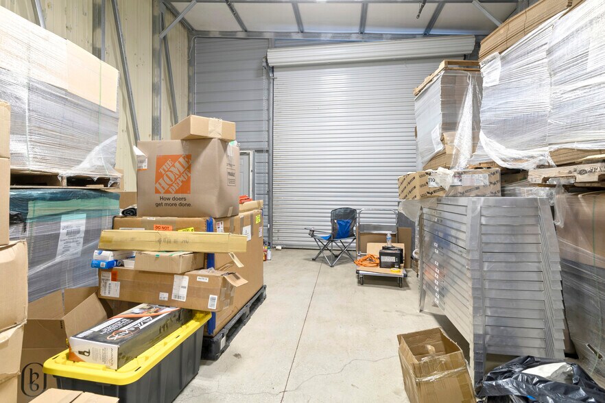 More Photos Of 991 Industrial Way, King City Warehouse For Lease